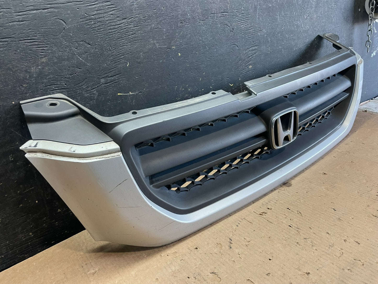 2003 2004 2005 Honda Pilot Front Upper Grill Grille Oem Y9744 DG2