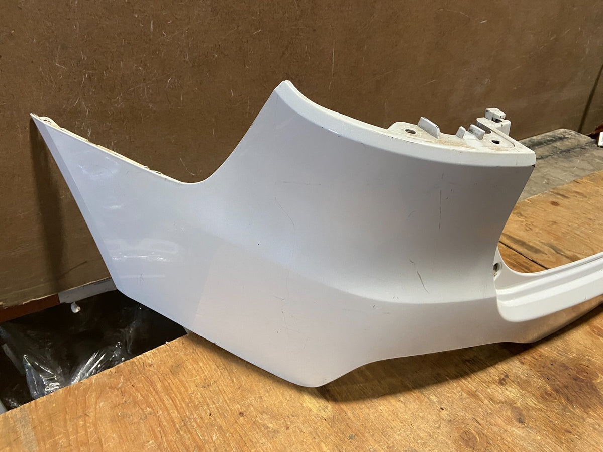 2016 to 2018 Kia Sorento Rear Upper Bumper Cover Y9763 PS1