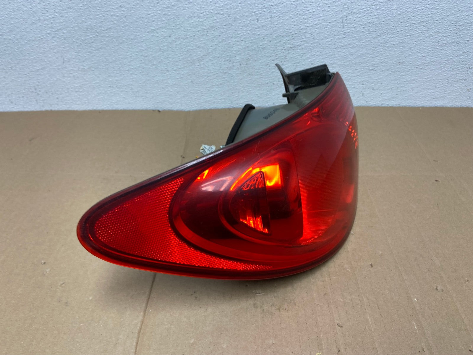 2007 to 2010 Hyundai Elantra Sedan Left Driver Side Tail Light Oem AB8062 LK2