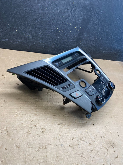 2011 - 2014 Hyundai Sonata Center Radio Climate Control Air Vent Bezel AG8469 DG4