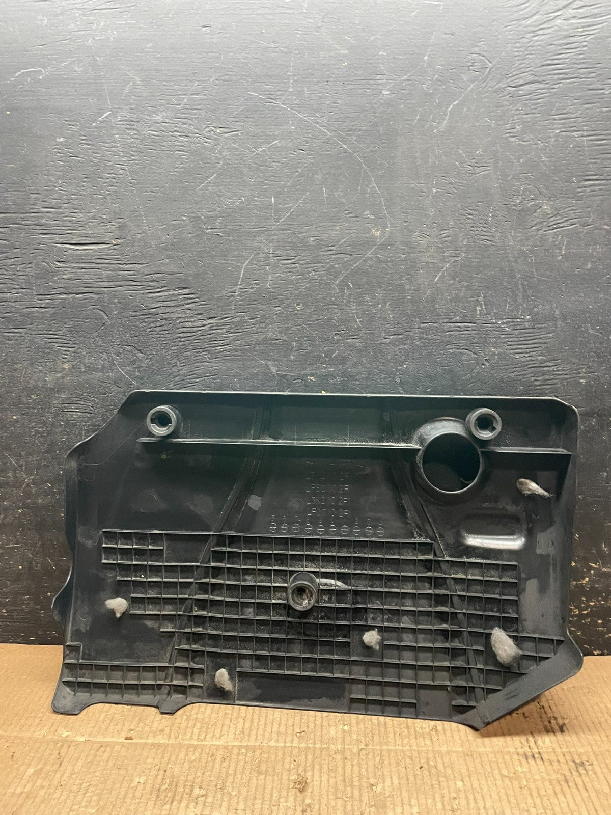 2004 to 2006 Mazda 3 DOHC 16 VALVE Engine Shield Top Cover Oem y2001 DG5