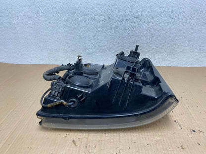 2002-2006 Cadillac Escalade Right Passenger Side Xenon Headlight AE9028 DW7