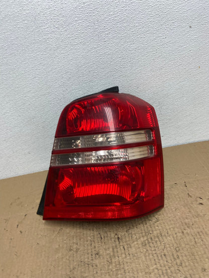 2001 2002 2003 Toyota Highlander Right Passenger RH Tail Light Oem AC4065 LK0