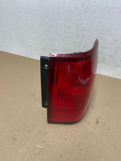 2003 to 2006 Lincoln Navigator Right Passenger Side Tail Light AE7004 LK2