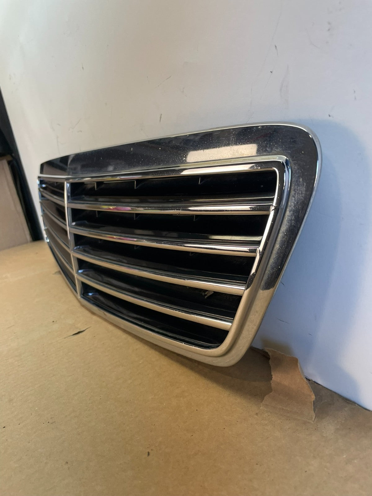 2000 to 2002 Mercedes-Benz S-Class S500 S430 Front Upper Grille AG30941