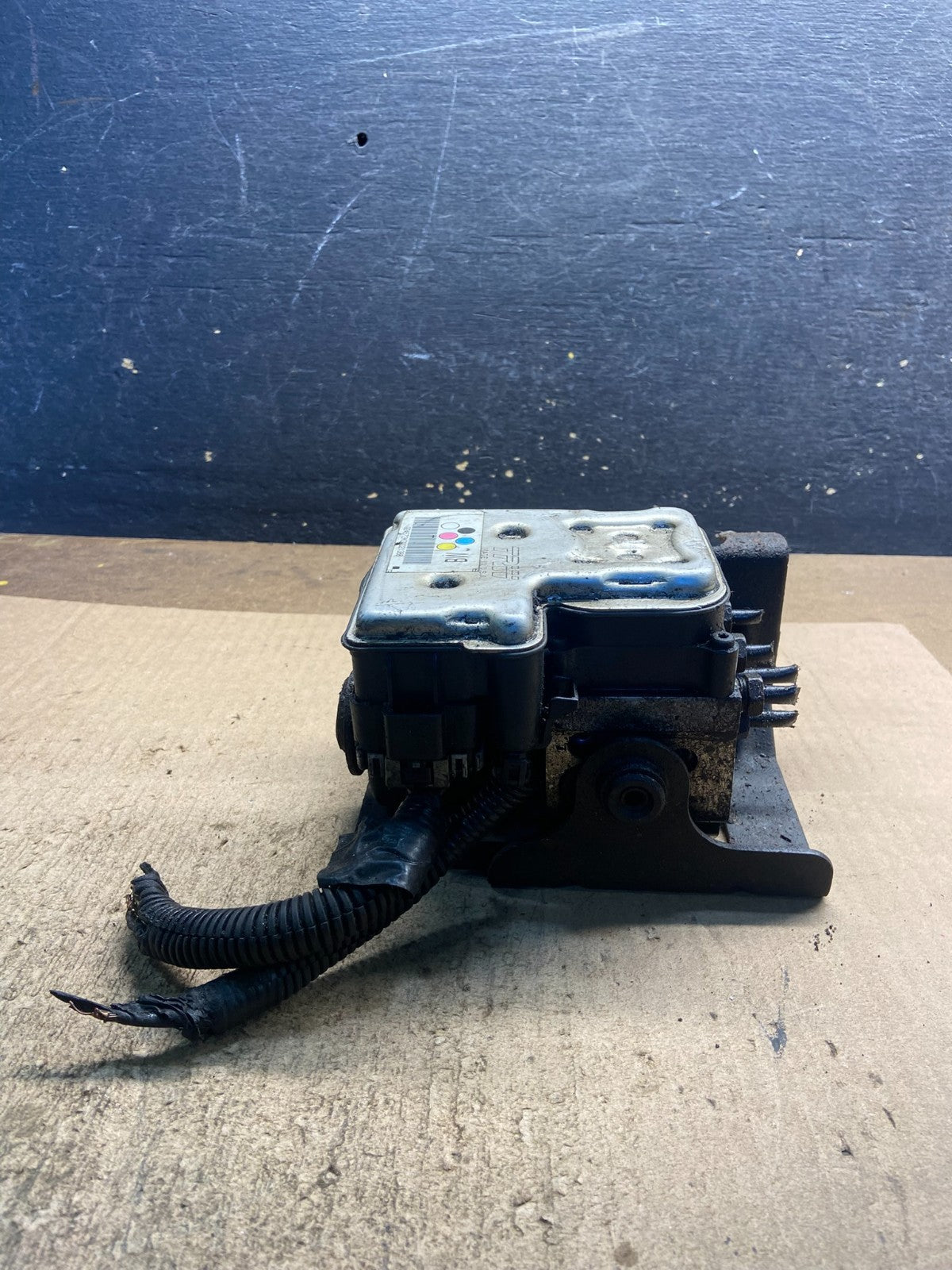 2004-07 GMC Savana Express ABS Brake Pump Control OEM 13567149 Z8895 DG2