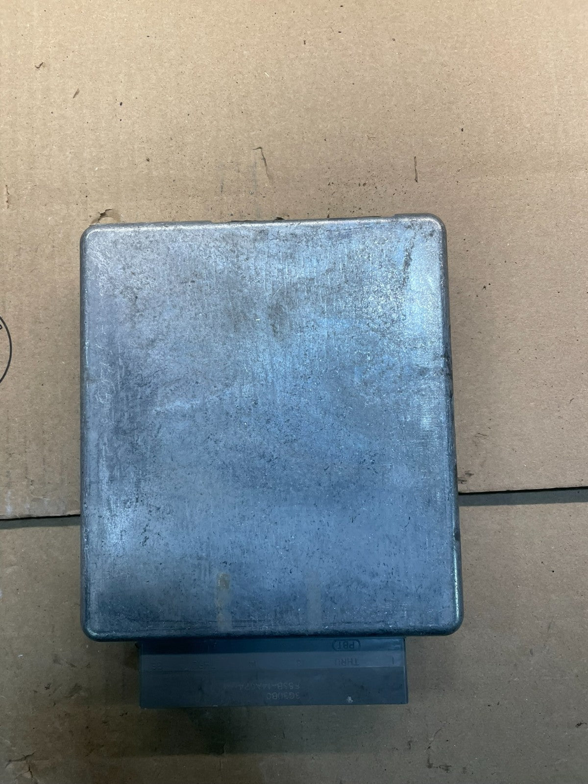 2002 Ford E-Series Van 4.2L Engine Control Module 3c2a-12a650-sb V6701 DG2