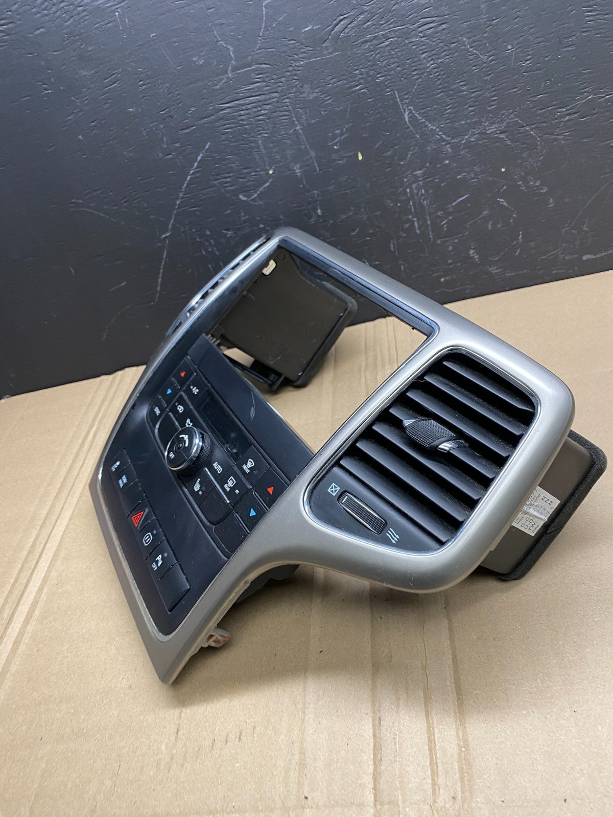 2011-2013 Jeep Grand Cherokee Center Radio Climate Control Bezel Vent AC6705 DG2