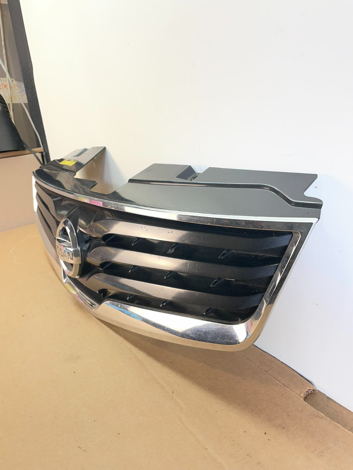 2010 to 2012 Nissan Sentra Front Upper Grill Grille AG0860 DG1