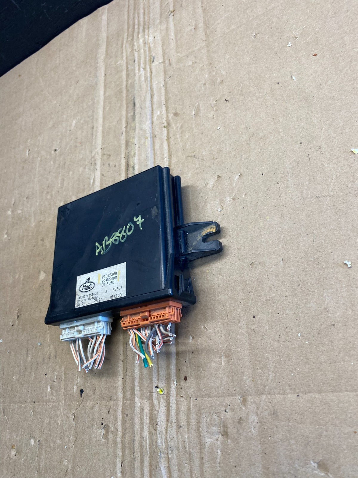 Mack Driver Module 204MS48M 21092268 OEM AB88071