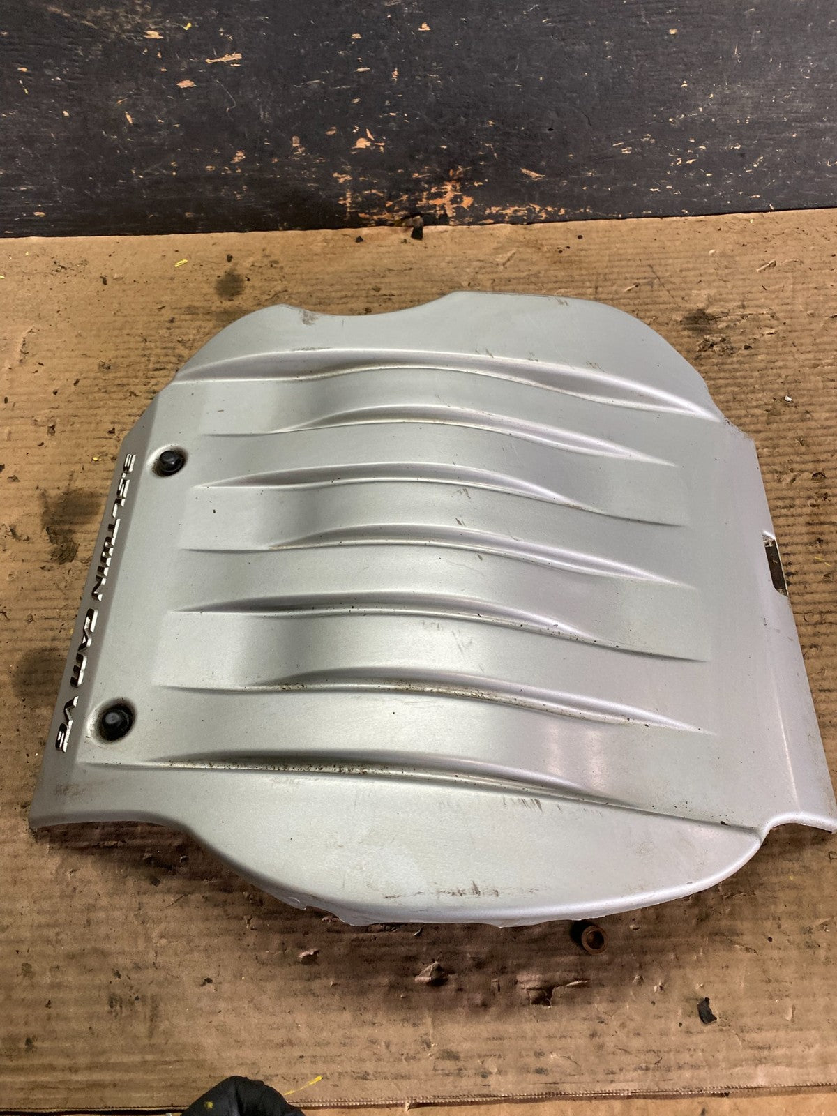 1999 to 2003 Oldsmobile Intrigue 3.5L V6 Engine Cover s5936 DG2