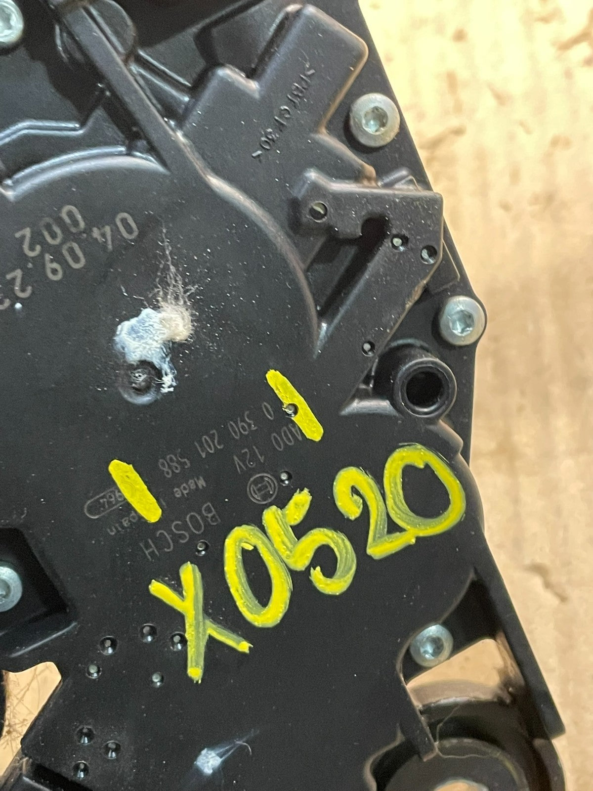 2004 to 2009 Mazda 3 Windshield Rear Wiper Motor X0520 DG7