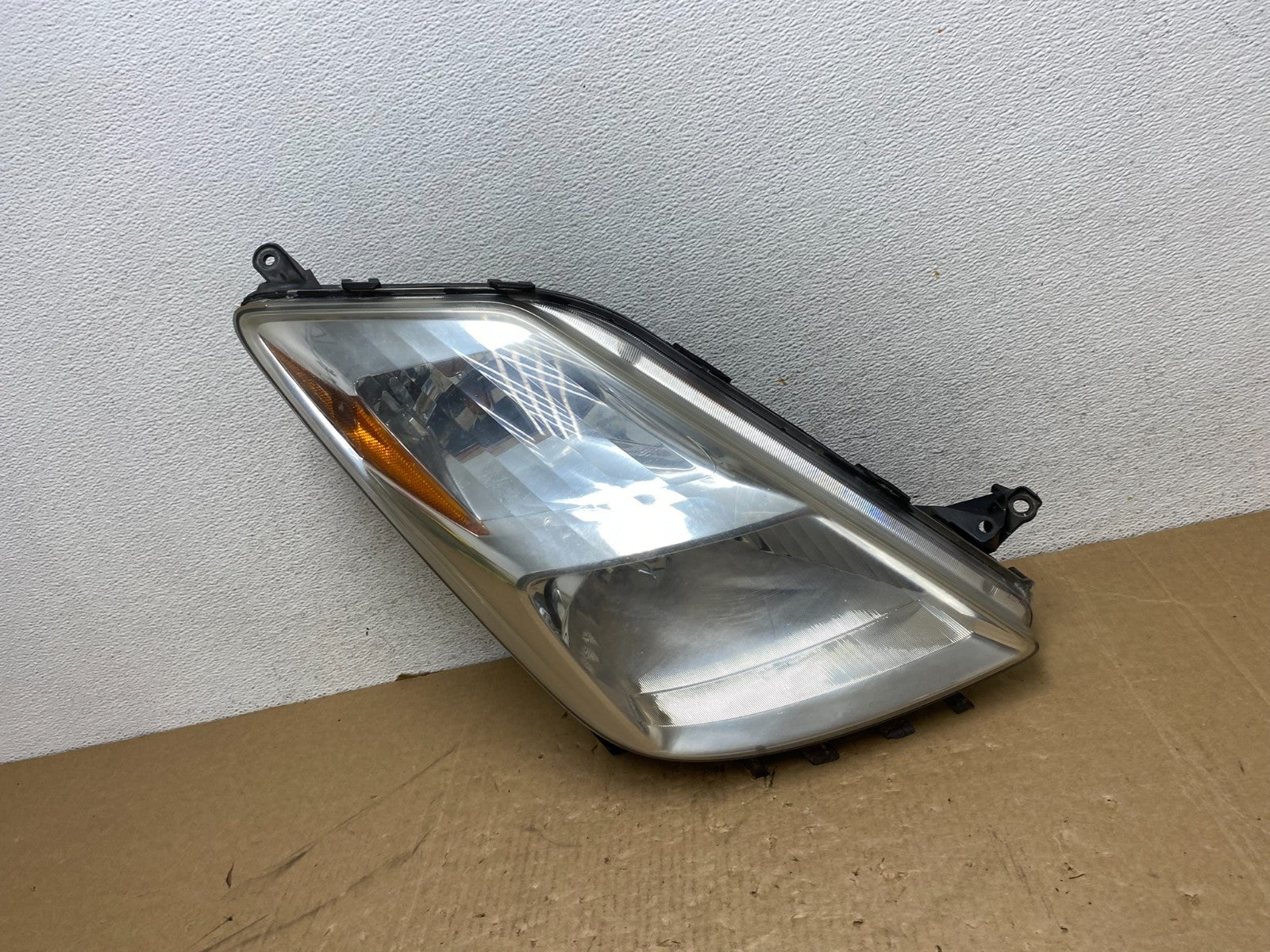 2004 - 2005 Toyota Prius Right Passenger RH Side Headlight Xenon Hid AG0545 DW0