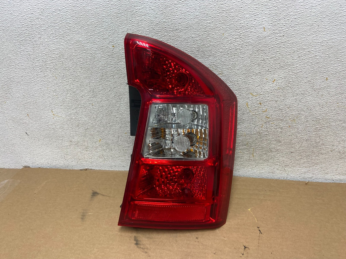 2007 2008 2009 2010 2011 2012 Kia Rondo Right Passenger Tail Light AH4461 DW0
