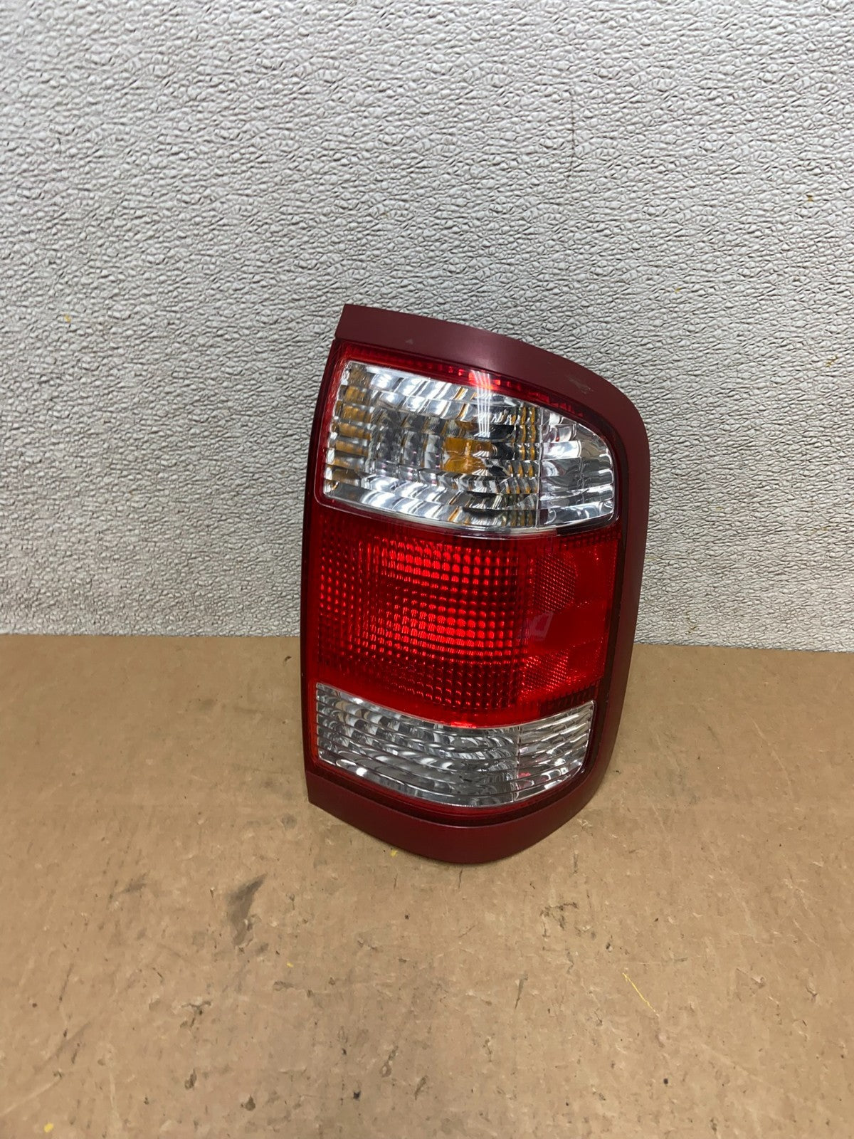 1999 to 2004 Nissan Pathfinder Right Passenger Rh Side Tail light Oem Z6971 DW0