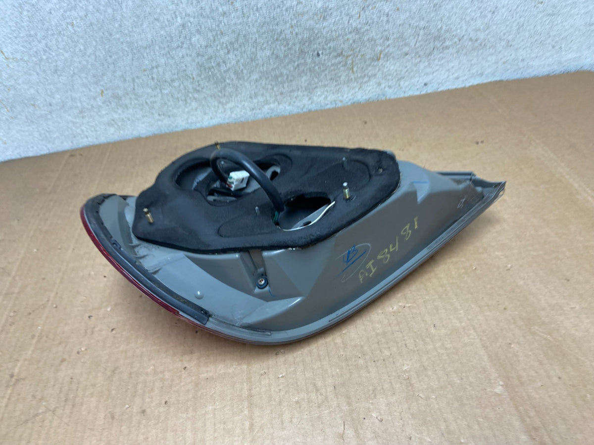 2005 to 2006 Toyota Camry Tail Light Right Passenger Side AI8481 LK7