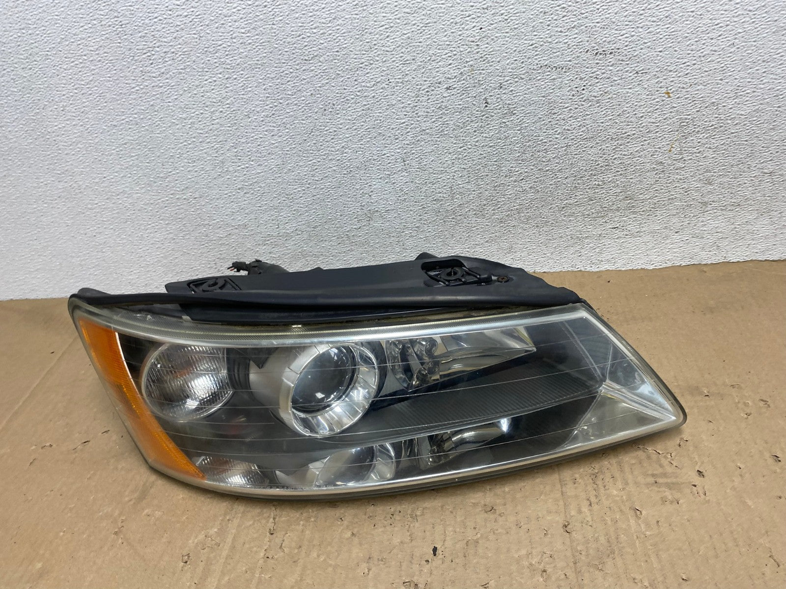 2006-2008 Hyundai Sonata Right Passenger Rh Side Headlight Halogen AE9313 LK0
