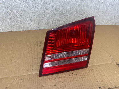 NO LED 2009-2011 Dodge Journey Right Passenger side Tail Light Inner M08030