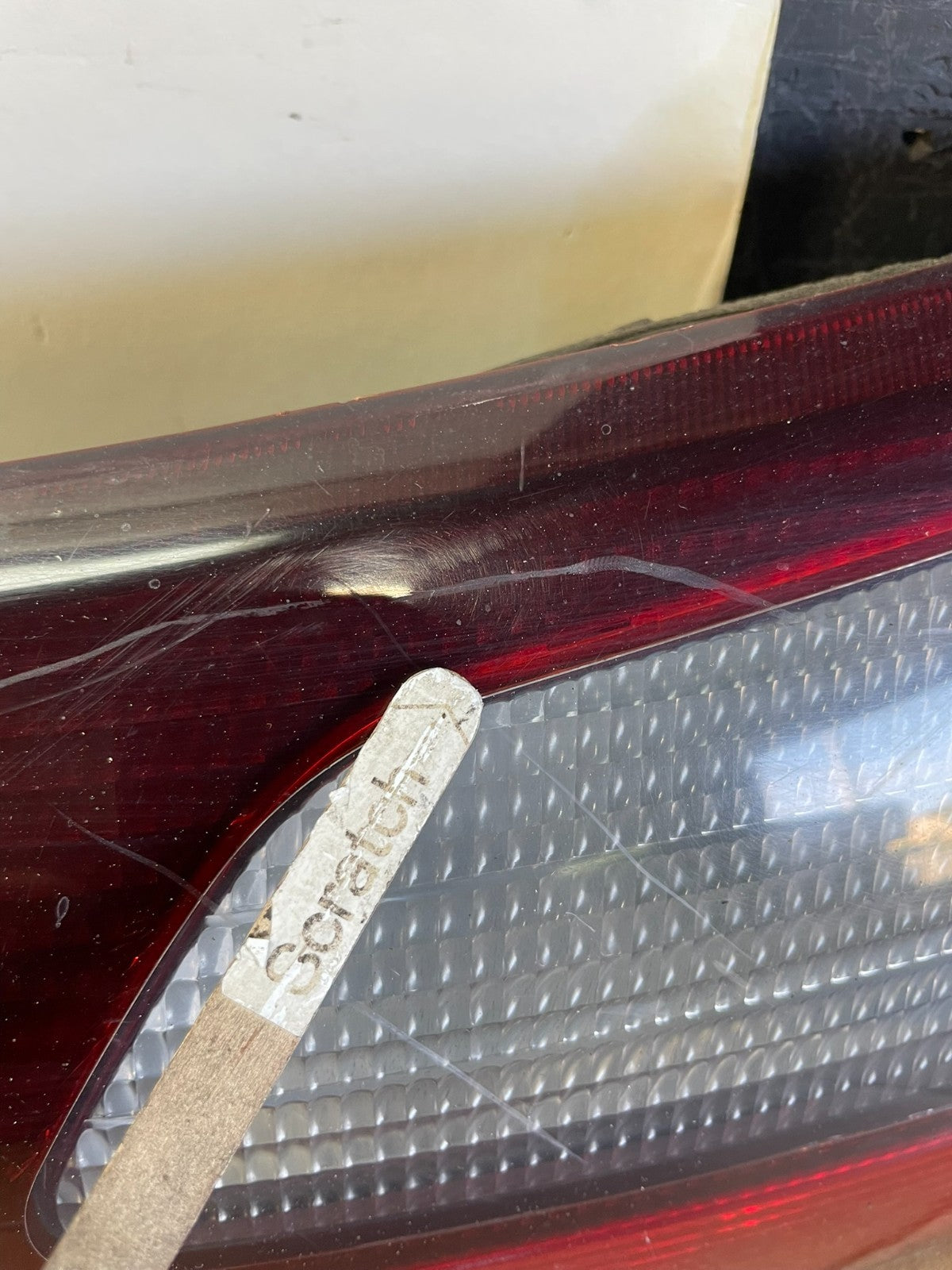 2002 - 2004 Subaru Outback Trunk Hatch Lid Tail Light Panel Center ag0774 DG5
