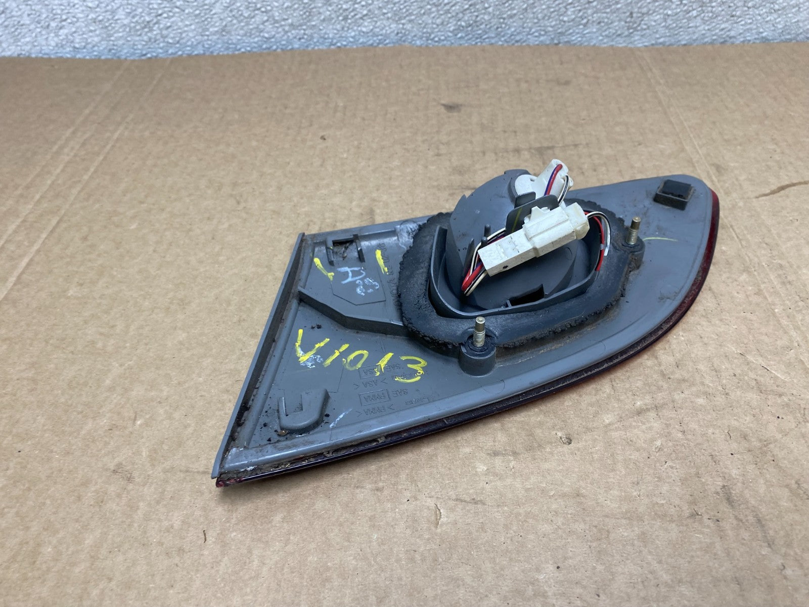 2001 2002 Toyota Corolla Left Driver LH Side Inner Tail light OEM V1013 DW7