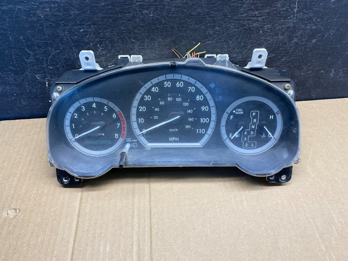 2004 2005 Toyota Sienna Speedometer Cluster Gauge AG3731 DW0