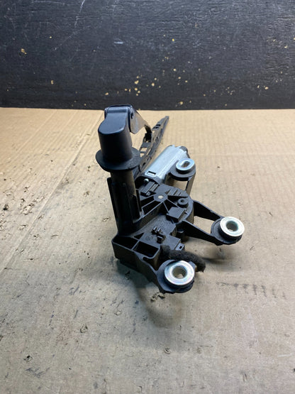 2008 - 2015 Land Rover Lr2 Rear Glass Windshield Wiper Motor OEM AB0367 DG4