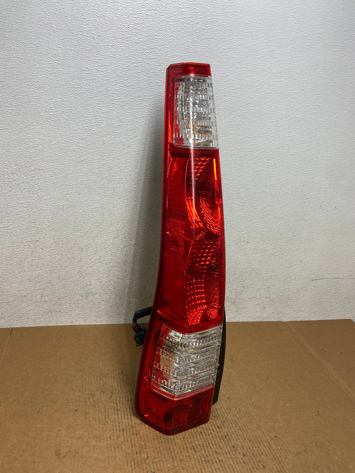 2005 to 2006 Honda Cr-v Crv Left Driver LH Tail Light AE0613 LK2