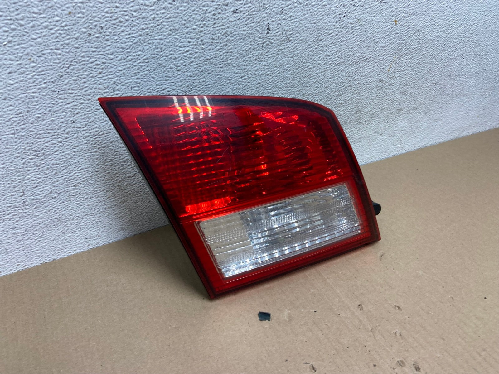 2002 - 2004 Infiniti i35 Inner Left Driver LH Side Tail Light AE9465 LK2
