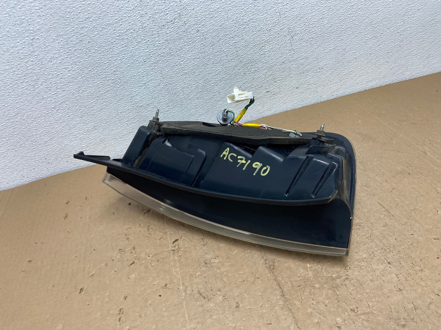 2004 - 2005 Toyota Prius Right Passenger Side Rh Tail Light AC7190 LK4
