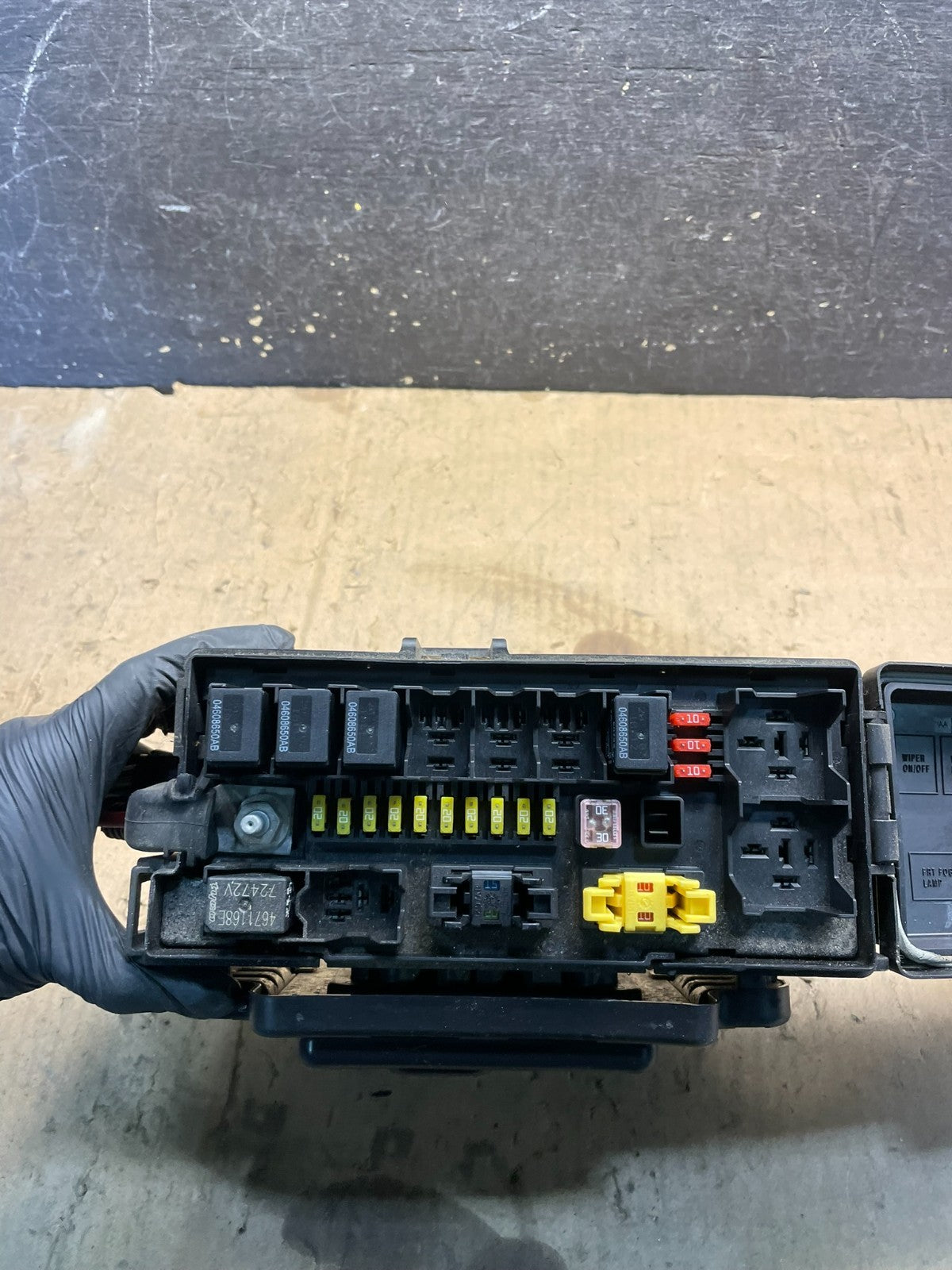 2005 Jeep Grand Cherokee Fuse Box Relay Body BCM Module Panel Oem w7435 DG5