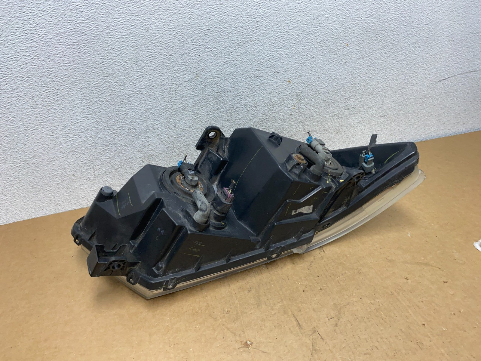 2009 to 2017 Dodge Journey Headlight Left Driver Lh Side Halogen AD6072 DW6