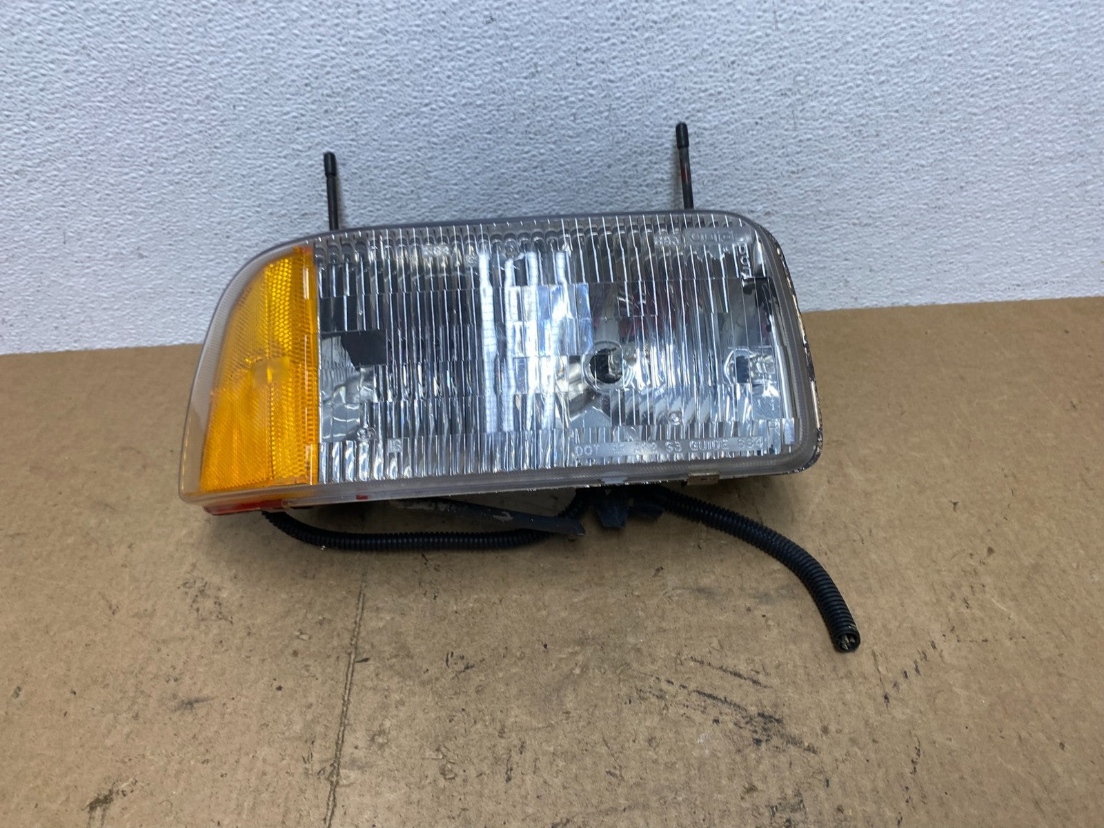 1994 to 1997 GMC Sonoma Right Passenger RH Halogen Headlight AC3615 DG0