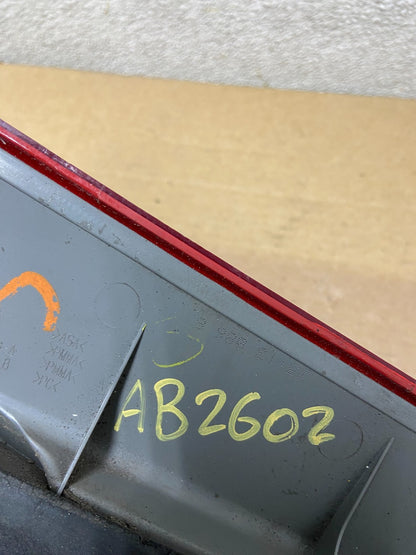 2006 - 2010 Toyota Sienna Right Passenger Side Rh Inner Tail Light Oem AB2602 DW6