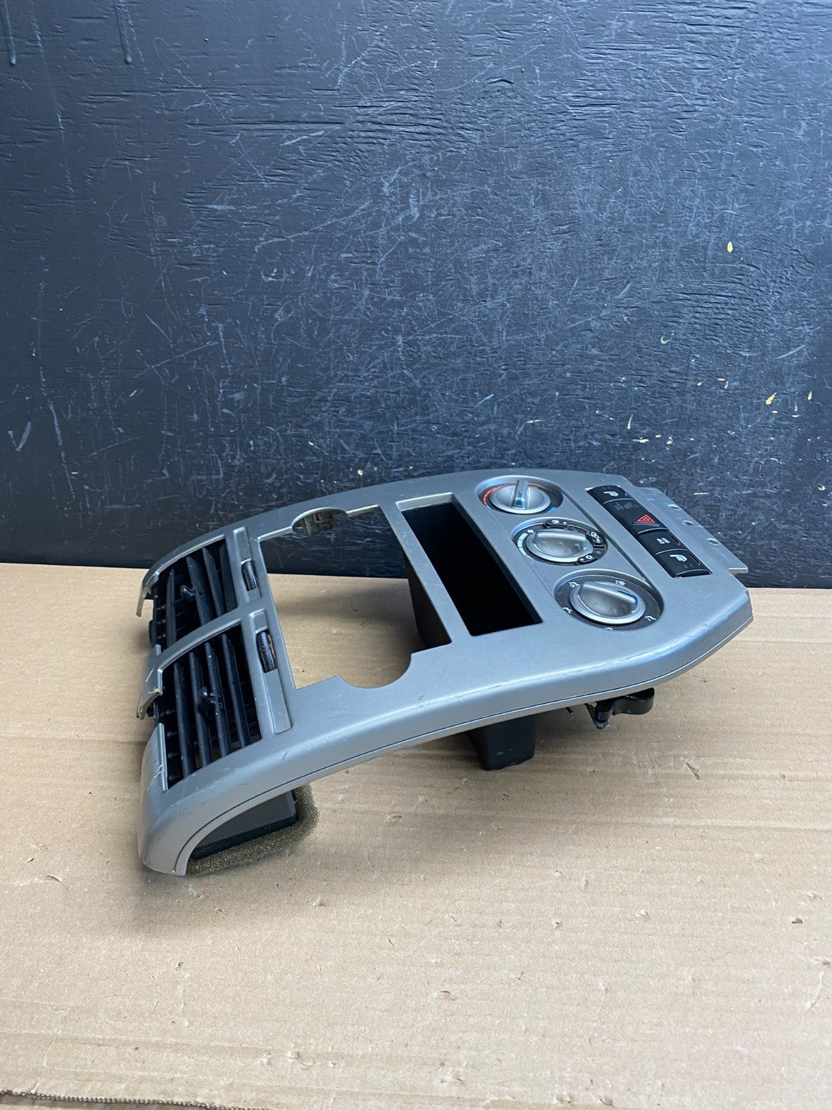 2007 to 2009 Dodge Caliber Dash Radio Center Bezel Climate Dash AG0077 DG1