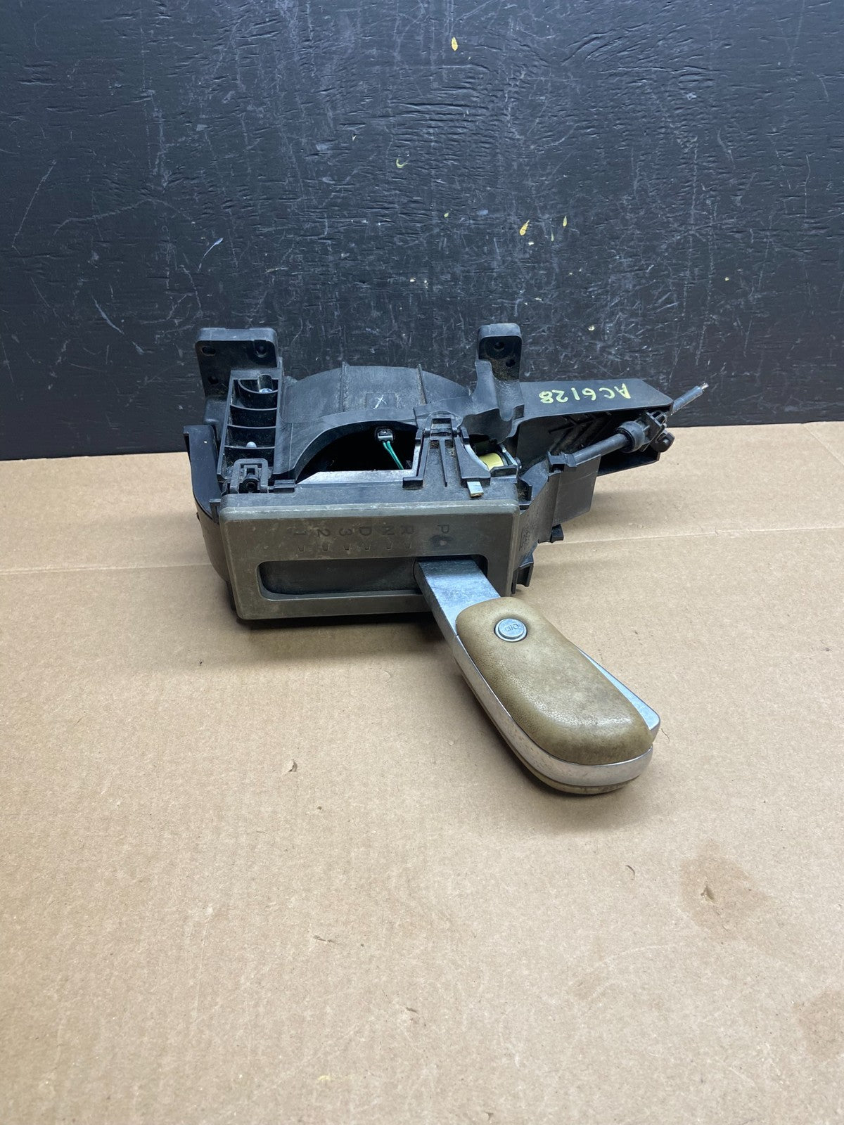 2007 to 2014 Lincoln Navigator Transmission Gear Shifter Selector AC6128 DG1