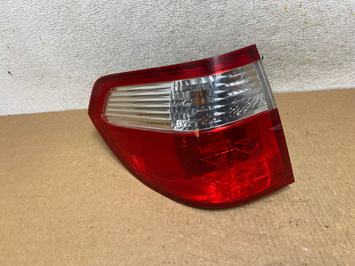 2005 2006 2007 Honda Odyssey Left Driver LH Side Tail Light AI3435 LK0