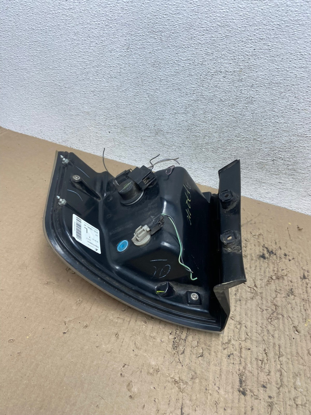2007 to 2010 Ford Edge Tail light Left Driver Side AF7240 LK6