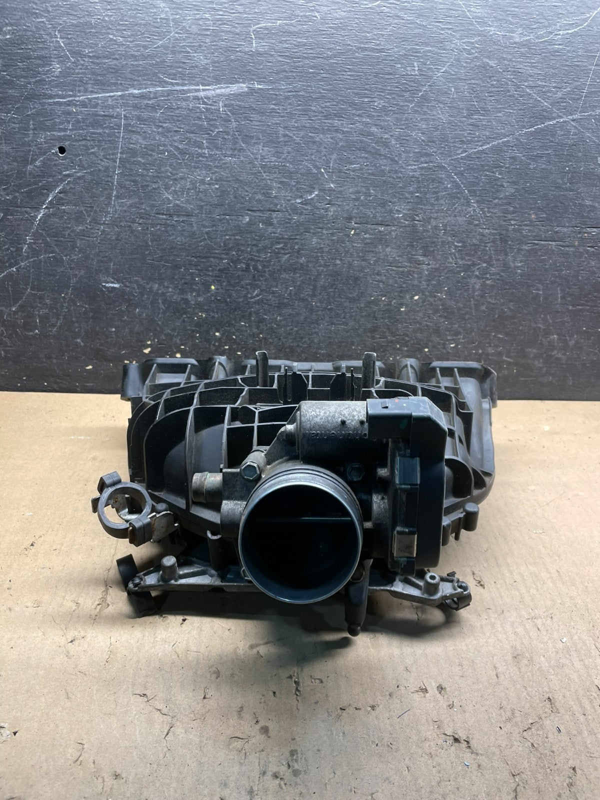 2013 to 2016 BMW F30 320XI 328XI OEM Intake Manifold 7588126 W4218 PS3