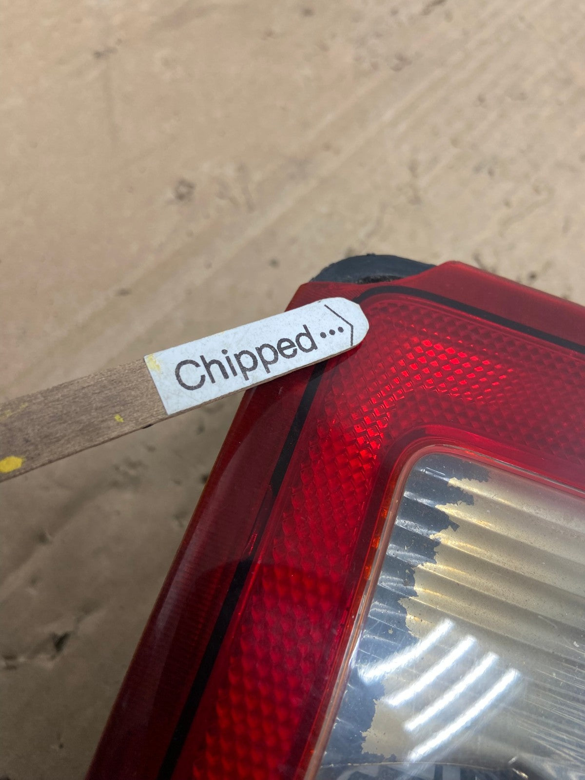 2002 to 2006 Dodge Ram 1500 Left Driver side Tail Light AE9299 LK4