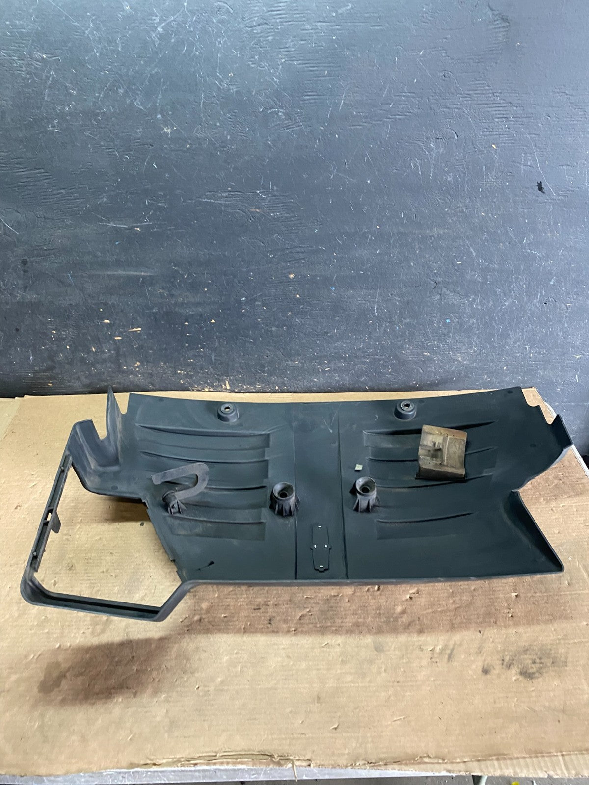 2004 Lincoln Aviator Engine Plastic Trim Motor Cover O8229 PS5