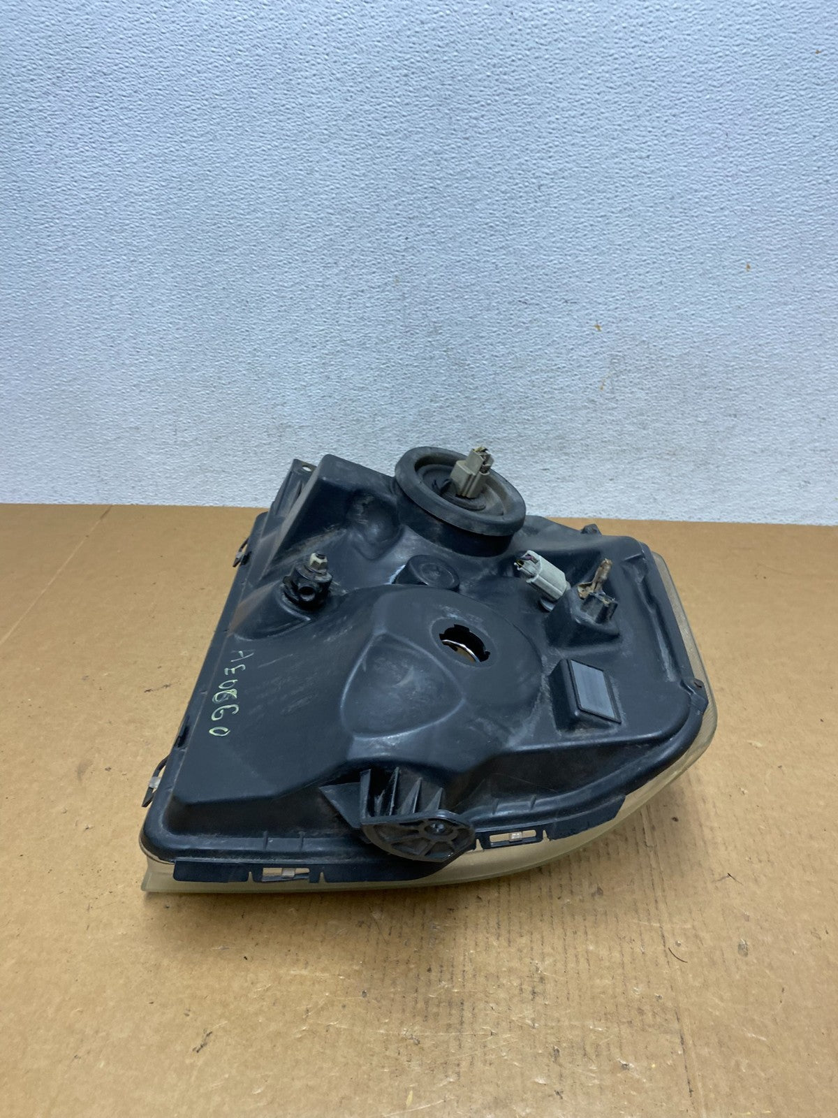 2008-2014 Ford Econoline E150 E250 E350 Left Driver LH Headlight AE0660 DW5