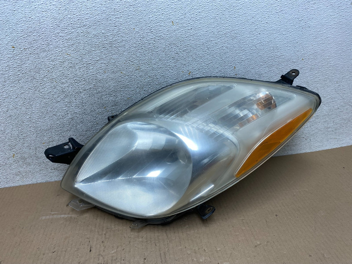 2006-2008 Toyota Yaris Hatchback Left Driver Halogen Headlight AJ2577 DW0