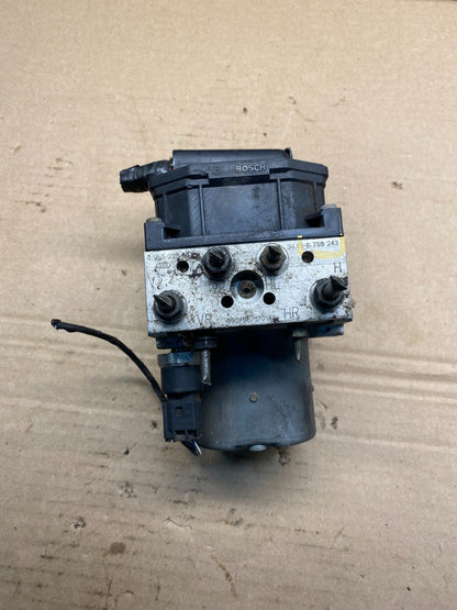 BMW 3 Series 325i 330i ABS Brake Pump Control 34516755243 AE2230 DW4