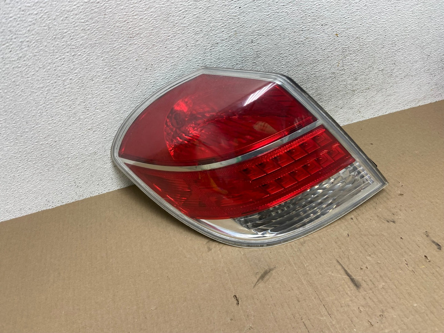 2007 2008 2009 Saturn Aura Left Driver LH Side Tail Light AE6989 LK2