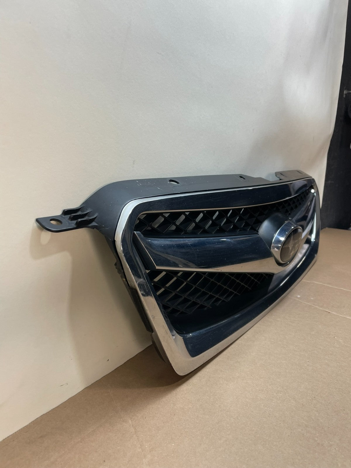 2010 to 2012 Subaru Legacy Outback Wagon Front Grill Grille ah8840 DG2