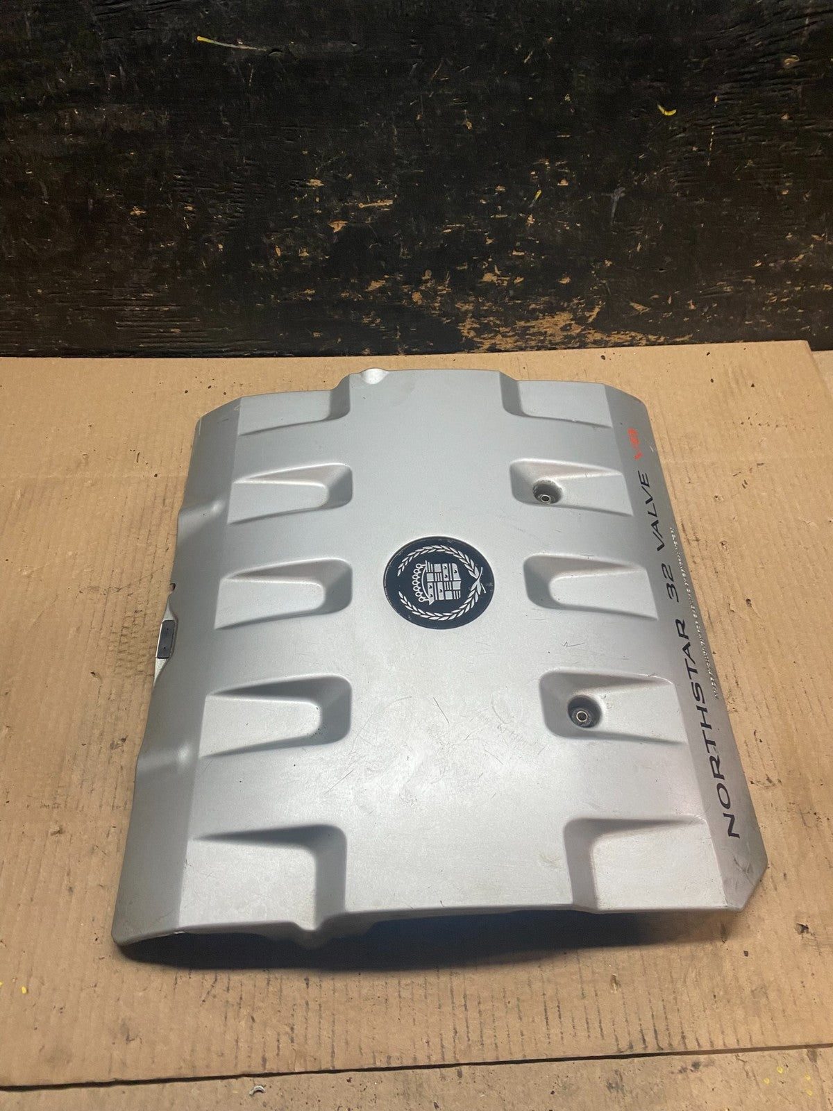 2001 to 2004 Cadillac Deville Seville Northstar Engine Motor Cover W5580 DG3