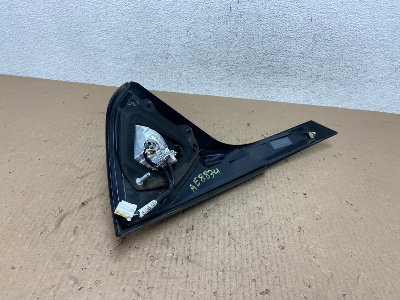 2015 to 2018 Nissan Murano Right Passenger Side Tail Light Inner AE8874 LK4