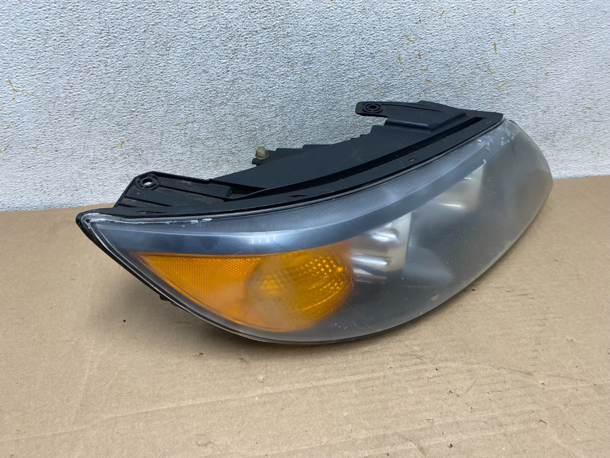 2011 to 2013 Kia Sorento Right Passenger RH Side Headlight Halogen AH9364 DW2