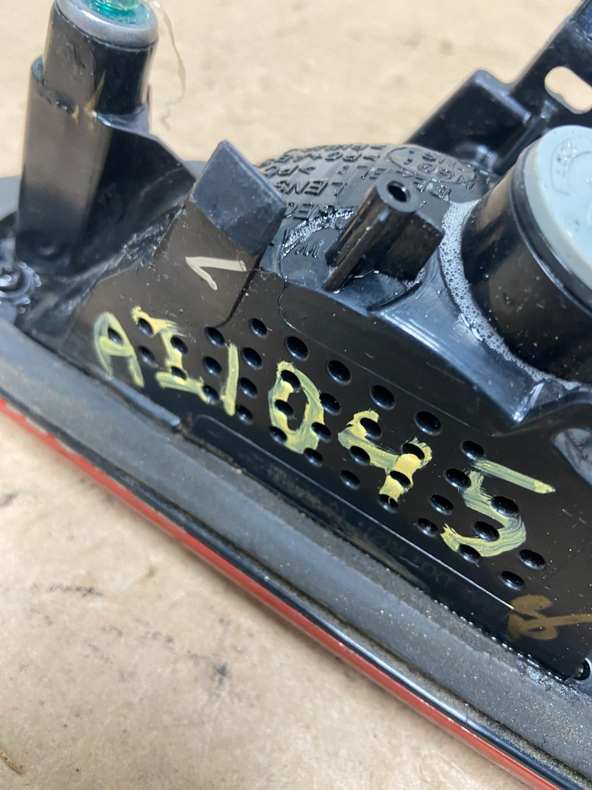2016 - 2019 Chevrolet Malibu Right Passenger RH Inner Tail Light AI1045 DW6