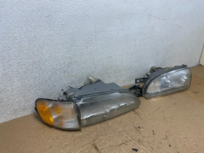1993 to 1996 Subaru Impreza Wagon Left+Right Set Side Halogen Headlight R0387 DG2